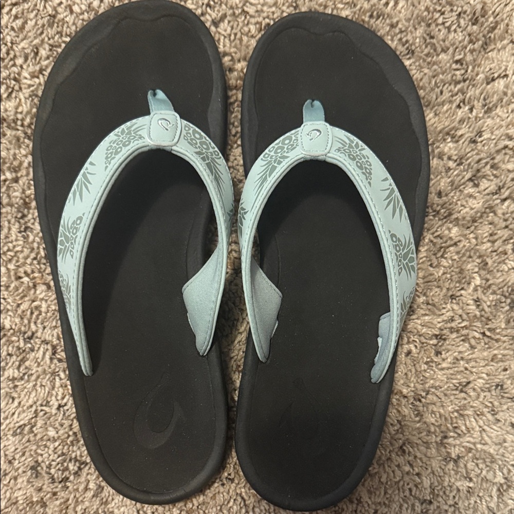 OluKai Women's Black and Light Blue Sandals